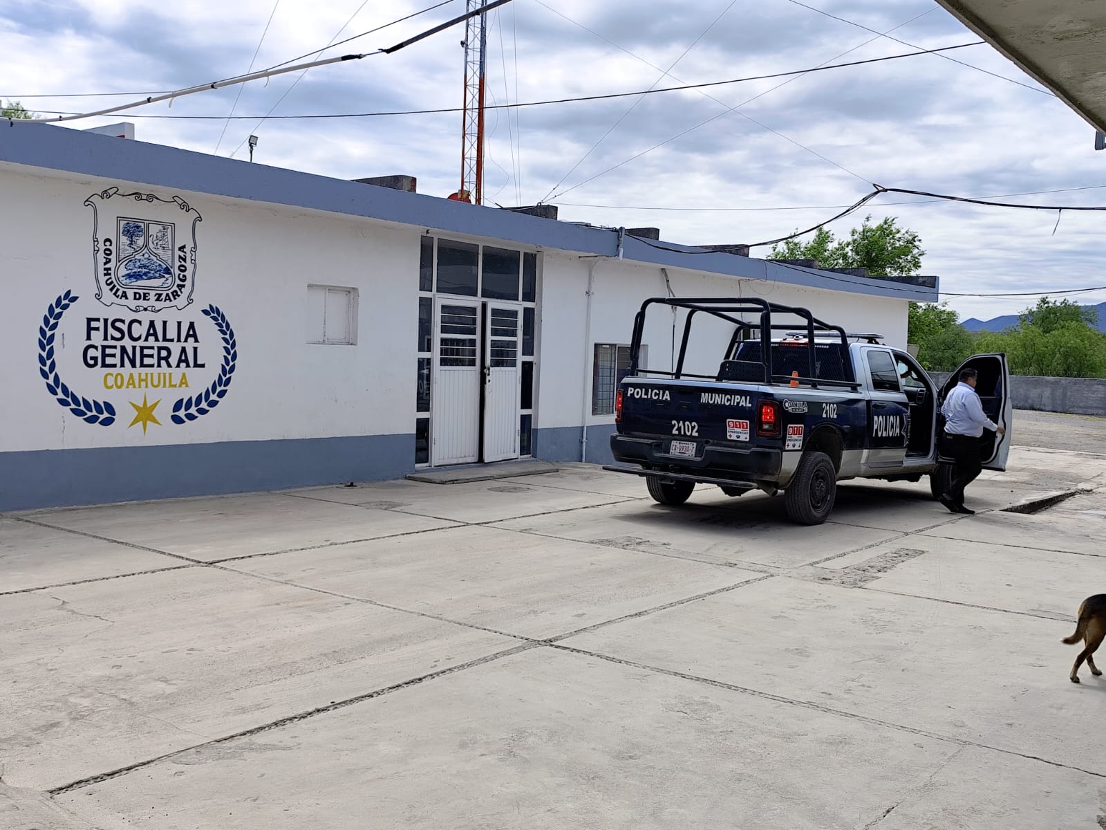 Hallan sana y salva a joven en Múzquiz