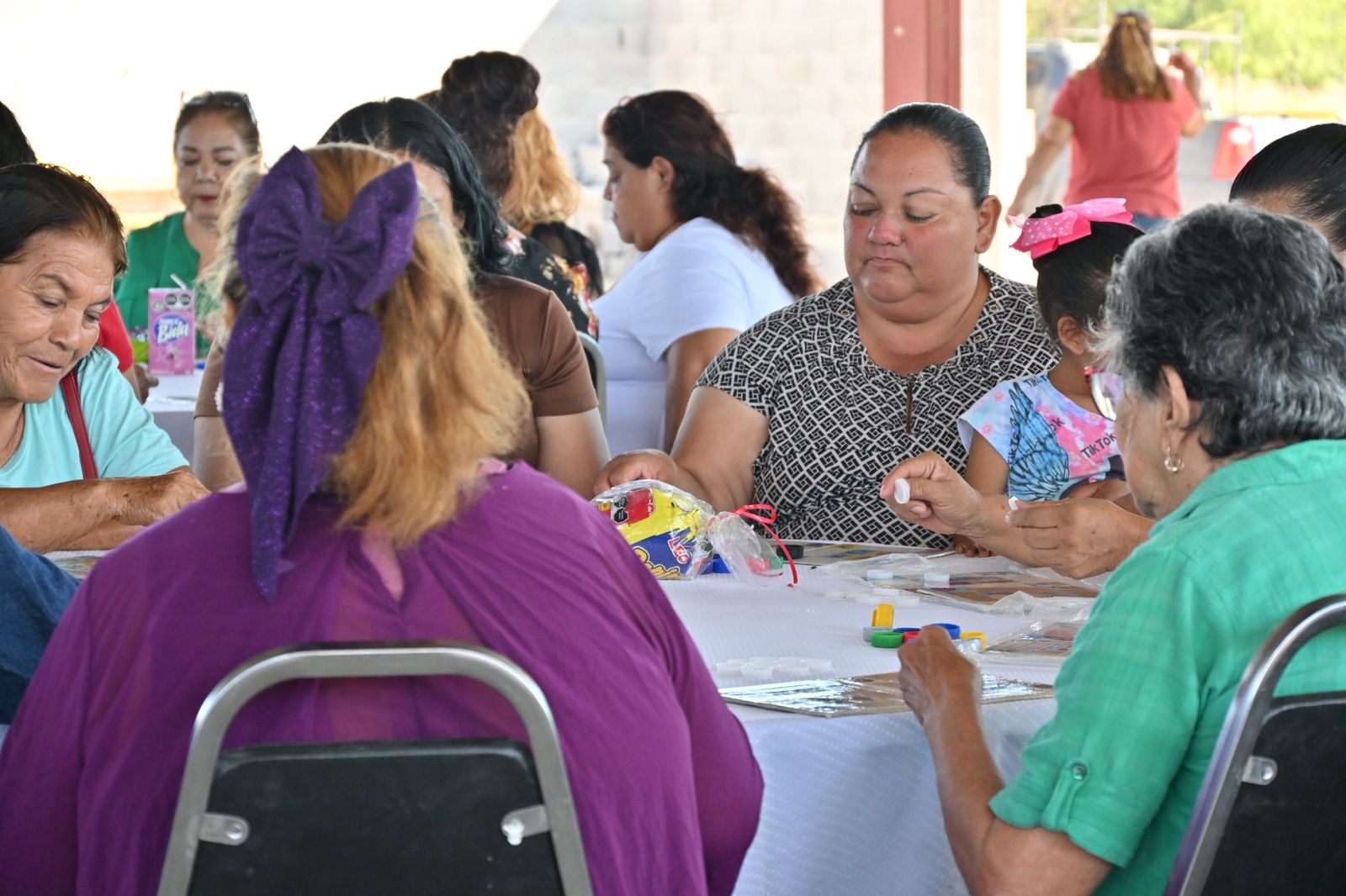 FESTEJA ALCALDE A MADRES DE COMUNIDADES RURALES