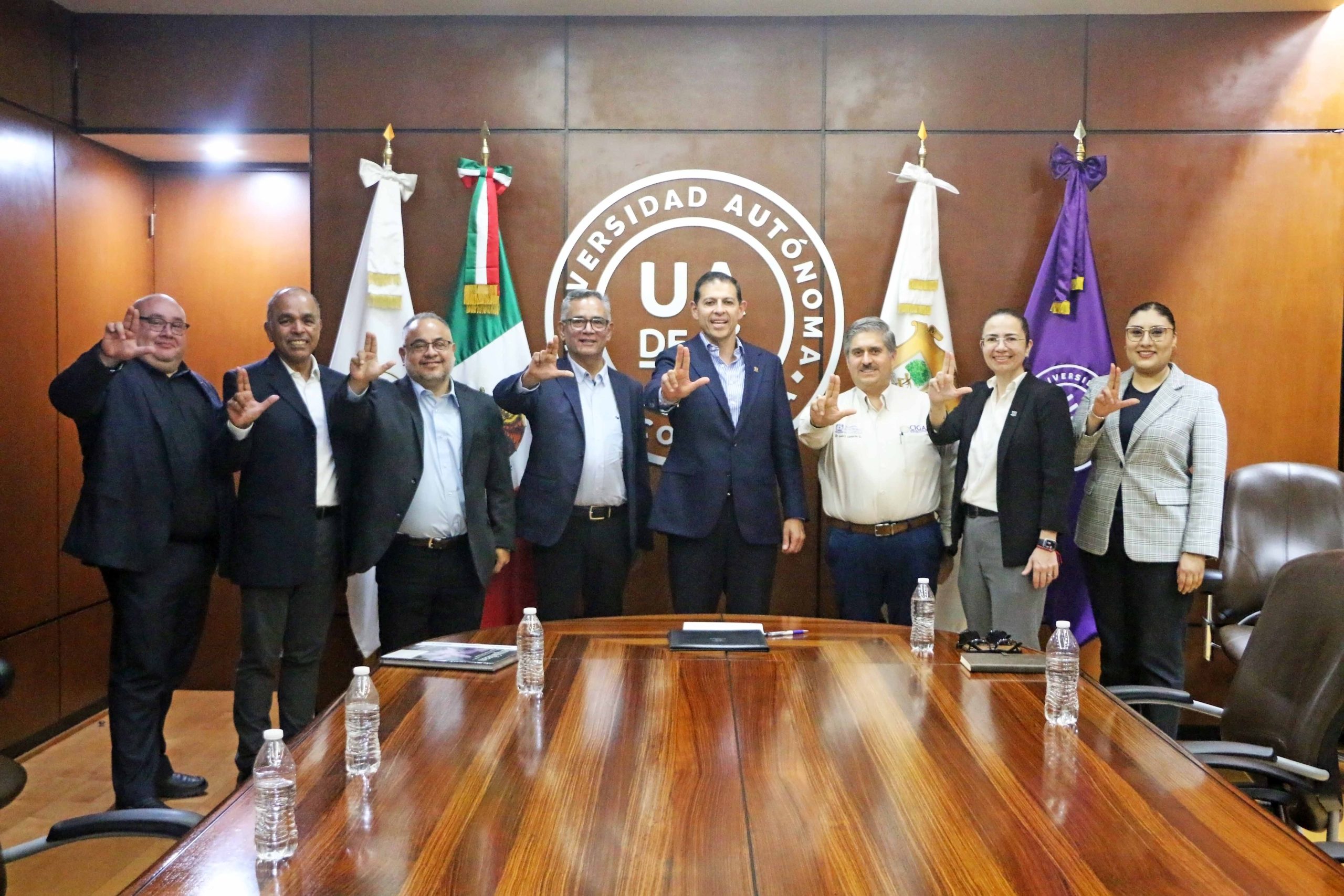 Firman convenio UAdeC e InnovaBienestar de México