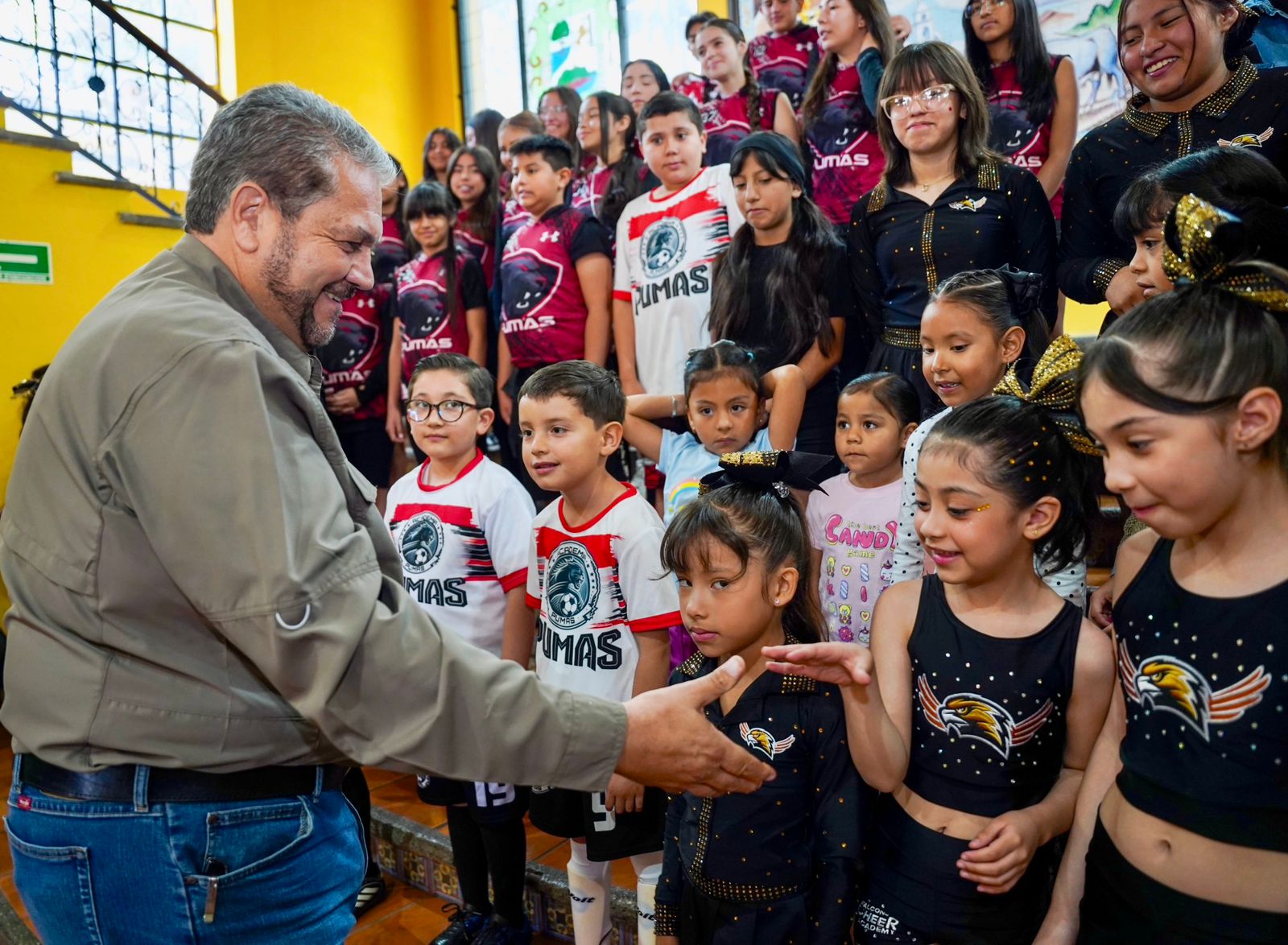 Tomás Gutiérrez fortalece al deporte en Ramos Arizpe con entrega de apoyos