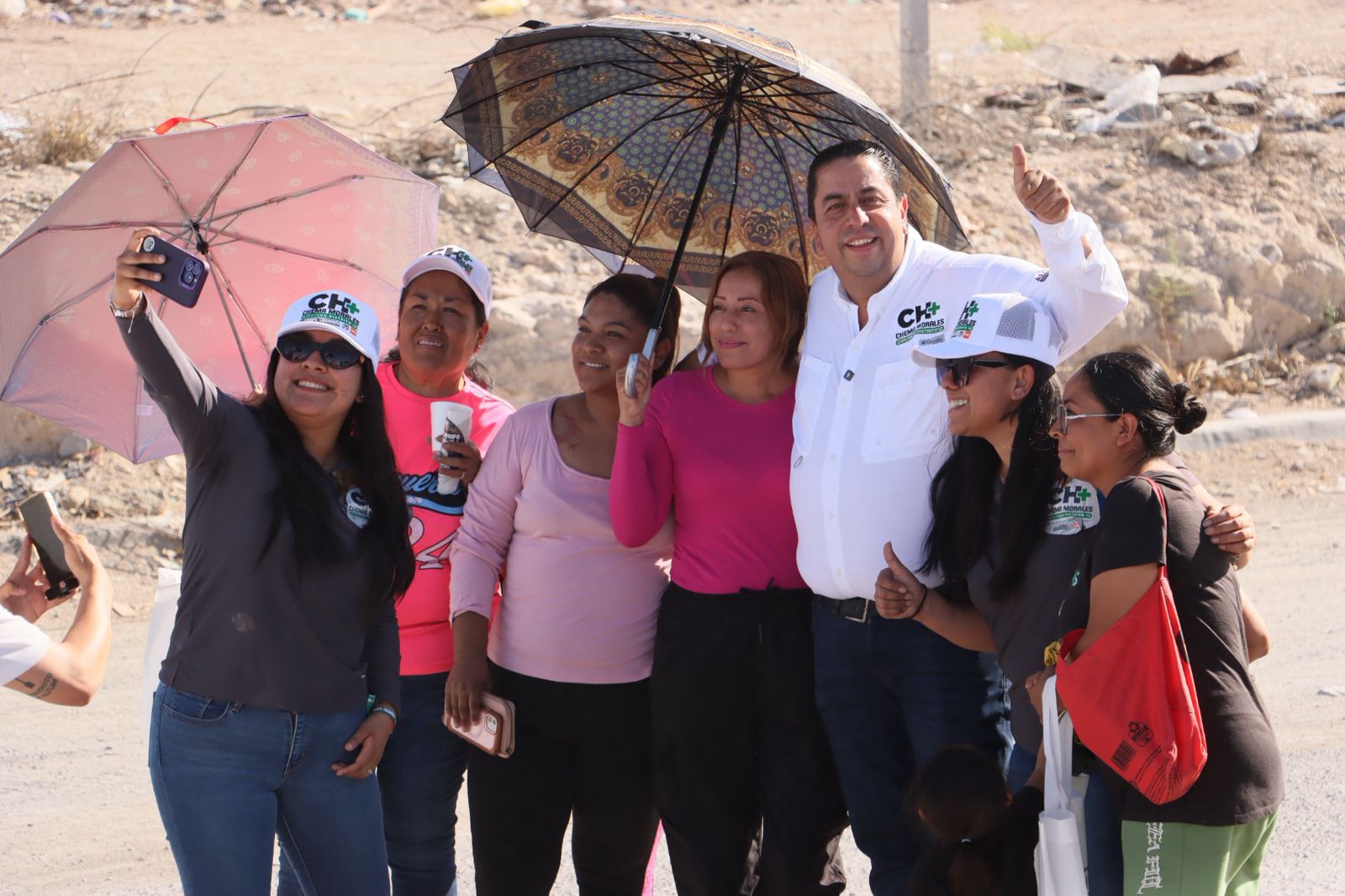CHEMA MORALES INICIA RECORRIDO DE PROXIMIDAD CON VECINOS DEL DISTRITO 12