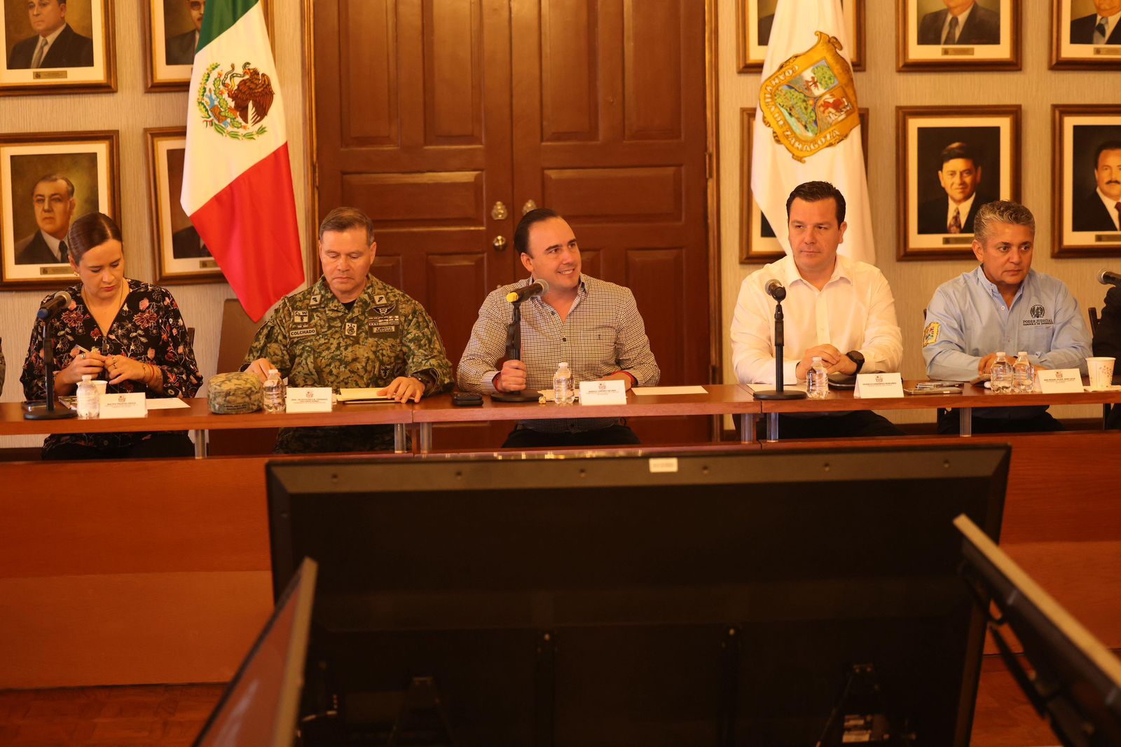 PRESIDE MANOLO JIMÉNEZ LA MESA DE CONSTRUCCIÓN DE PAZ Y SEGURIDAD EN COAHUILA
