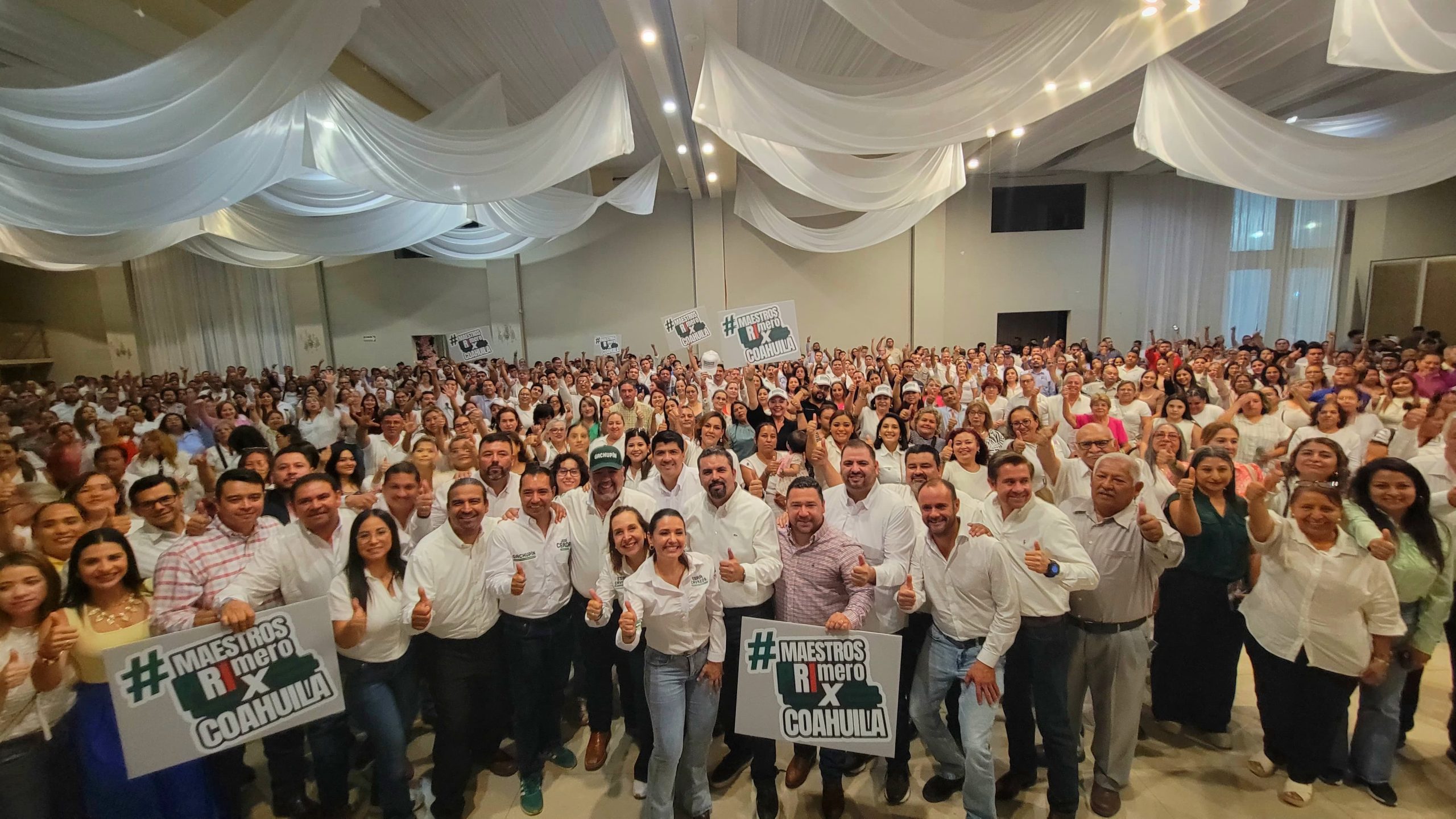 Respaldan maestros a candidatos del tricolor
