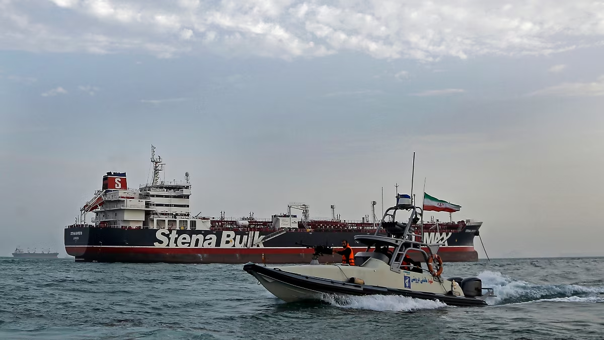 Irán cobrará servicios de seguridad y navegación en Estrecho de Ormuz: ‘Es normal que tengan un costo’