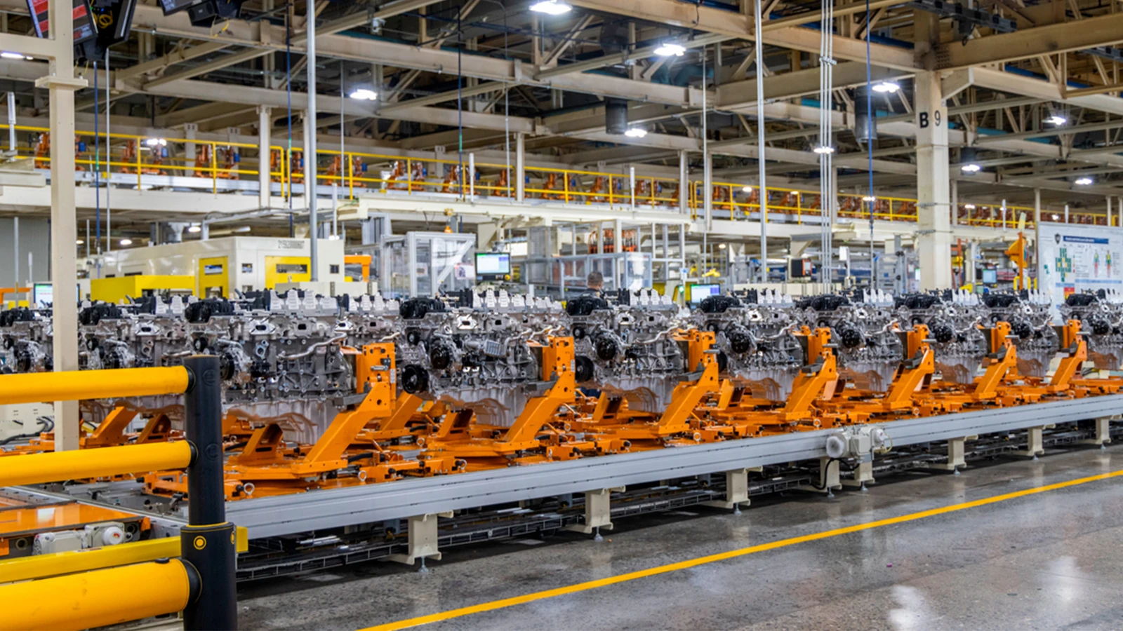 Stellantis celebra 45 años de su planta de motores en Saltillo, México