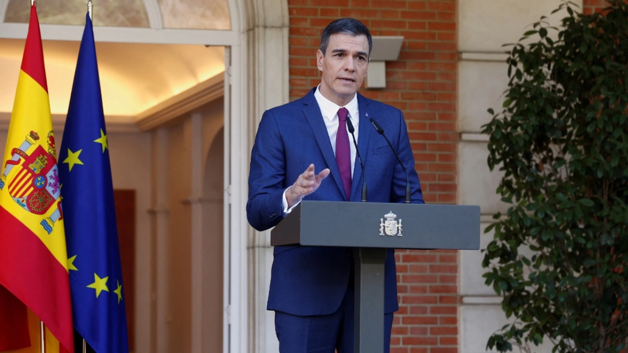 Pedro Sánchez dice que Ayuso es «profesional en crear problemas» tras su viaje a México