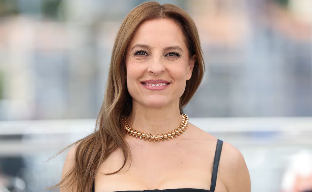 Marina de Tavira gana premio en Cannes por «Siempre soy tu animal materno» junto a elenco femenino