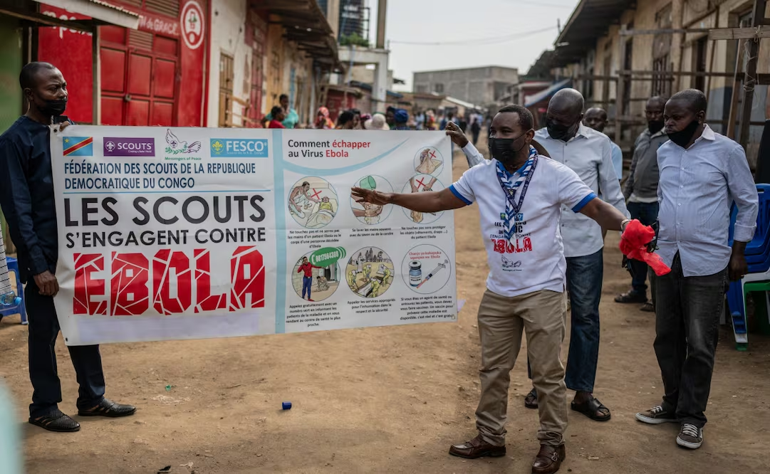 Incendian otro centro de tratamiento de ébola en el Congo; huyen 18 casos sospechosos