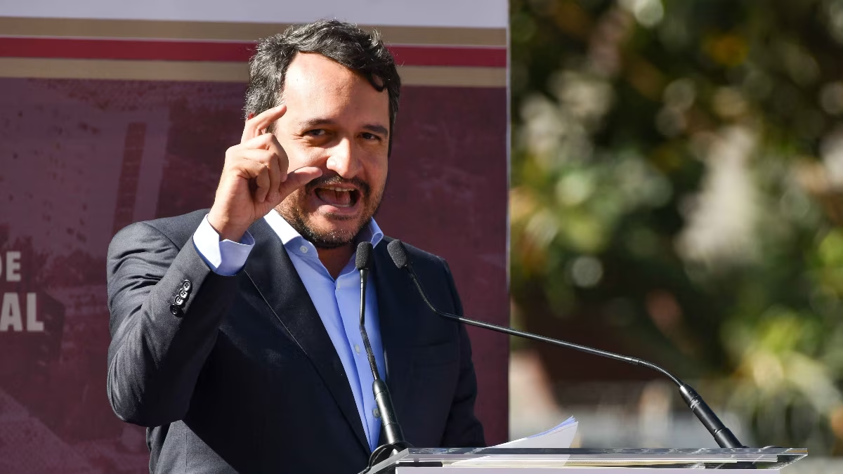 Andrés Manuel López Beltrán deja secretaria de Morena; buscará candidatura a diputado federal