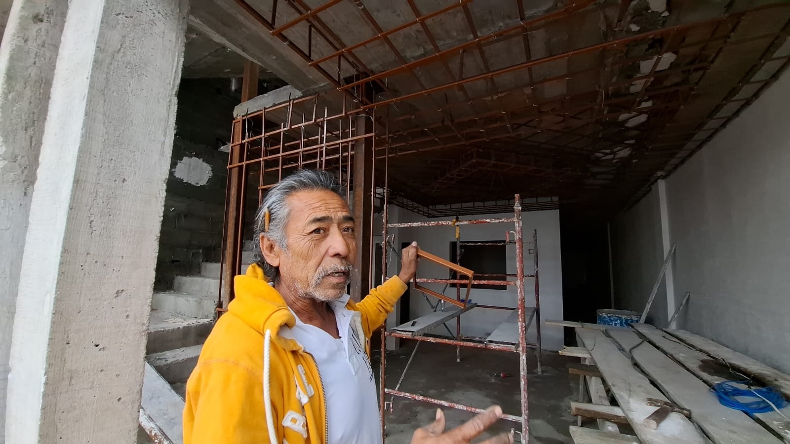 Más que oficio un arte; Ángel, maestro albañil