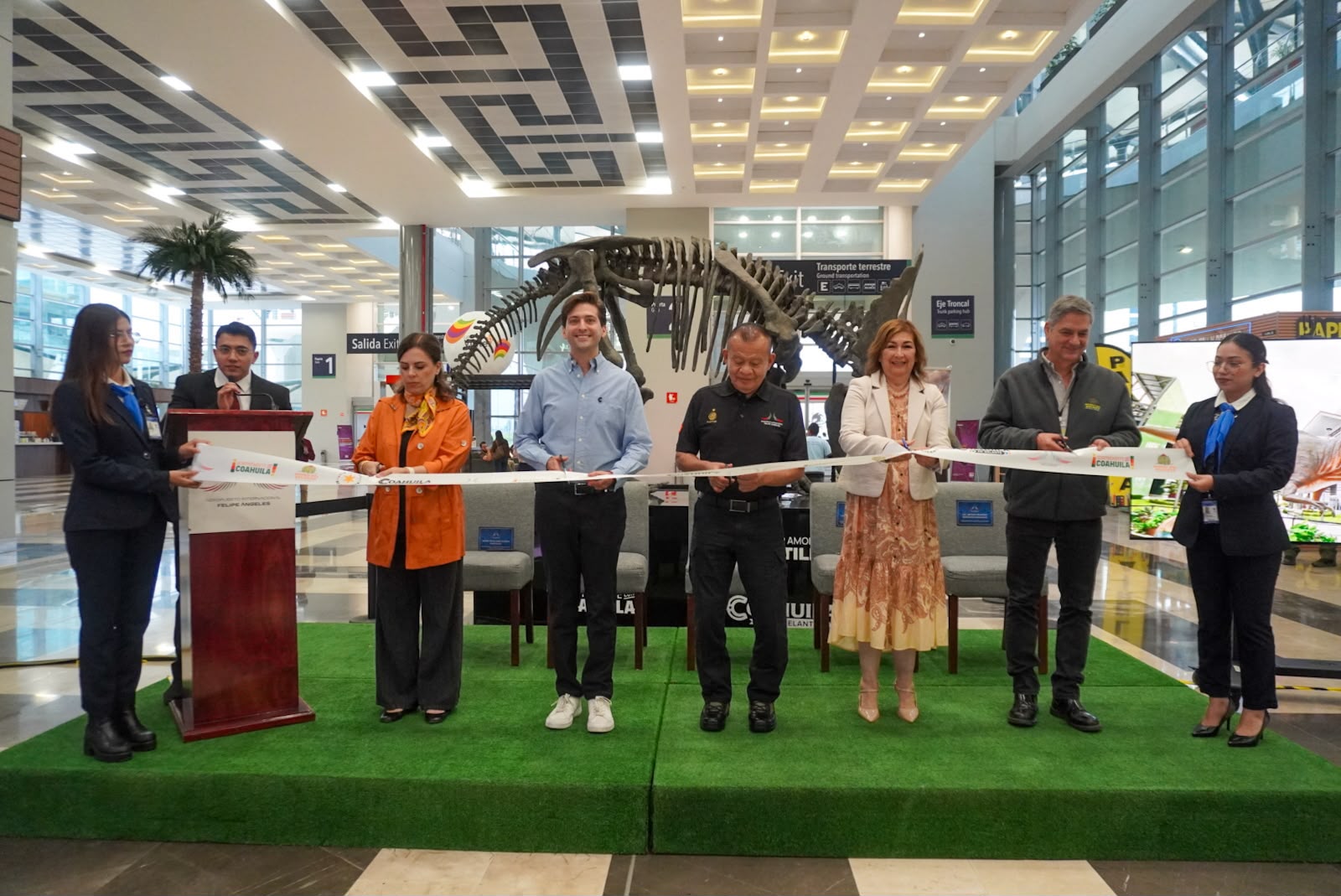 Inaugura Coahuila la Exposición Pasajeros del Tiempo en el AIFA