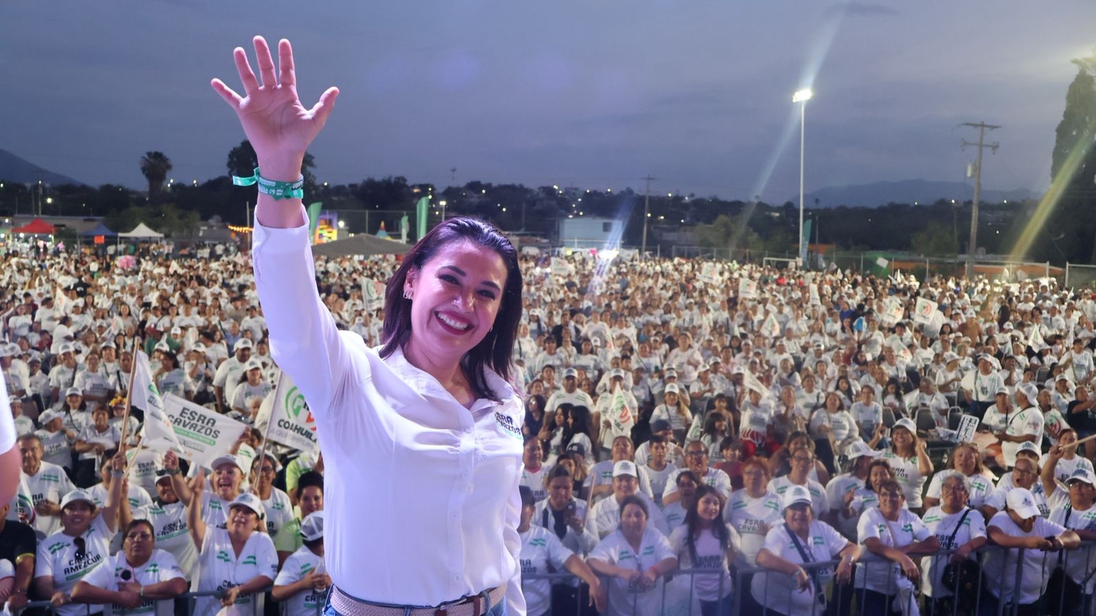 A votar por la seguridad y el bienestar: Esra Cavazos