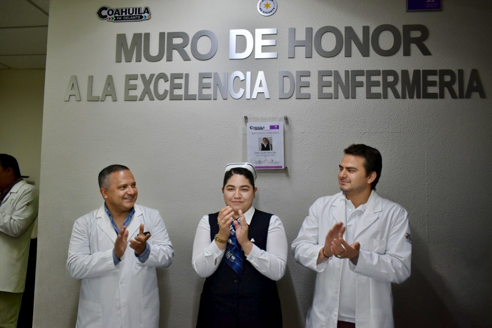 Homenajean al personal de enfermería en Sabinas