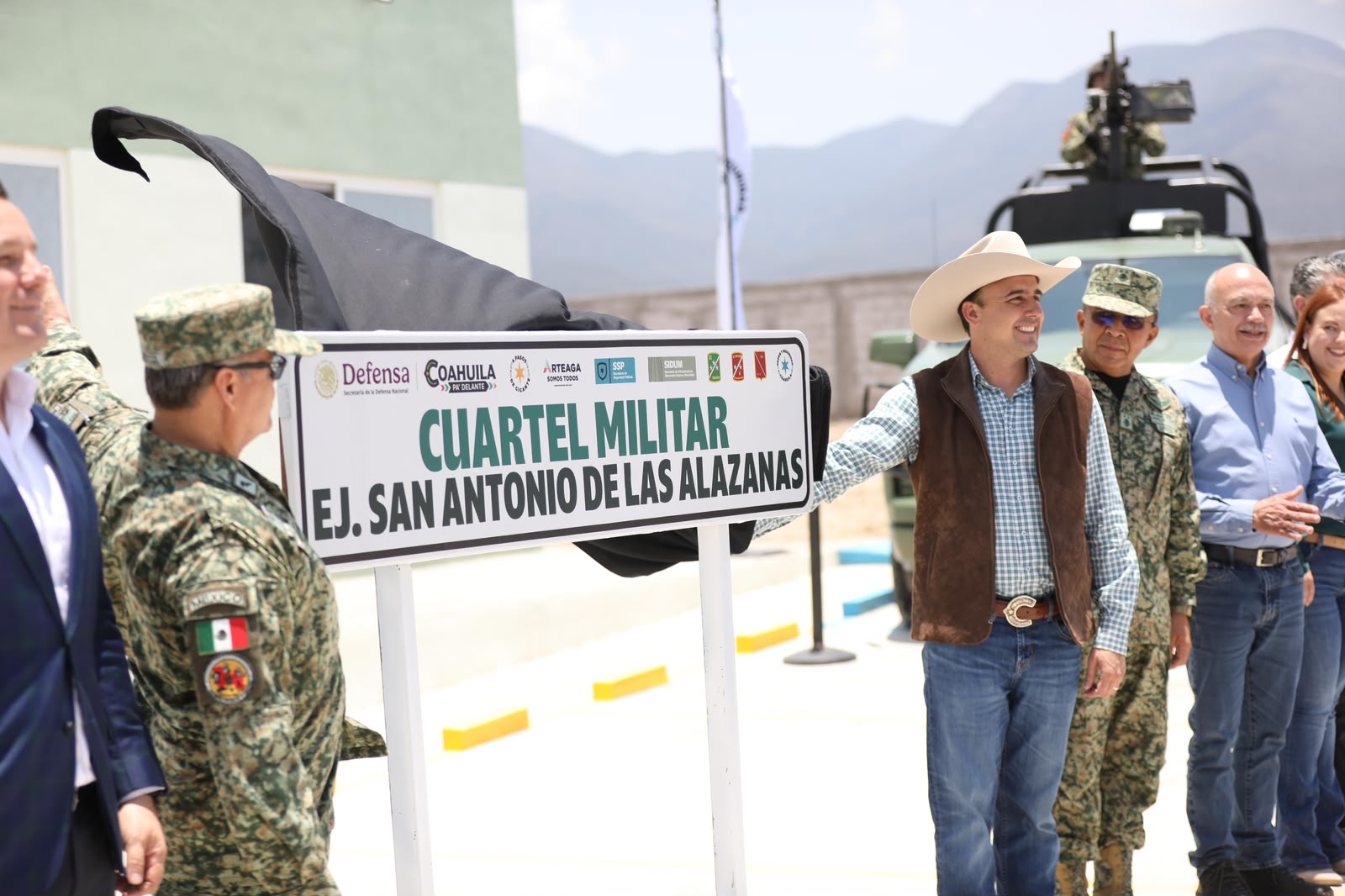 LLEVAMOS 18 CUARTELES NUEVOS PARA BLINDAR COAHUILA: MANOLO