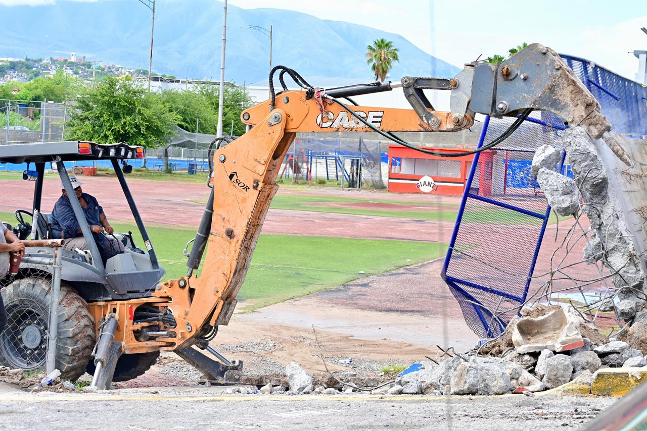 Coordina Carlos atención a zonas afectadas por lluvias