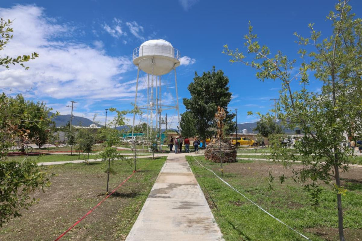 ENTREGAN PLAZA RENOVADA EN SAN JUAN DE LA VAQUERÍA