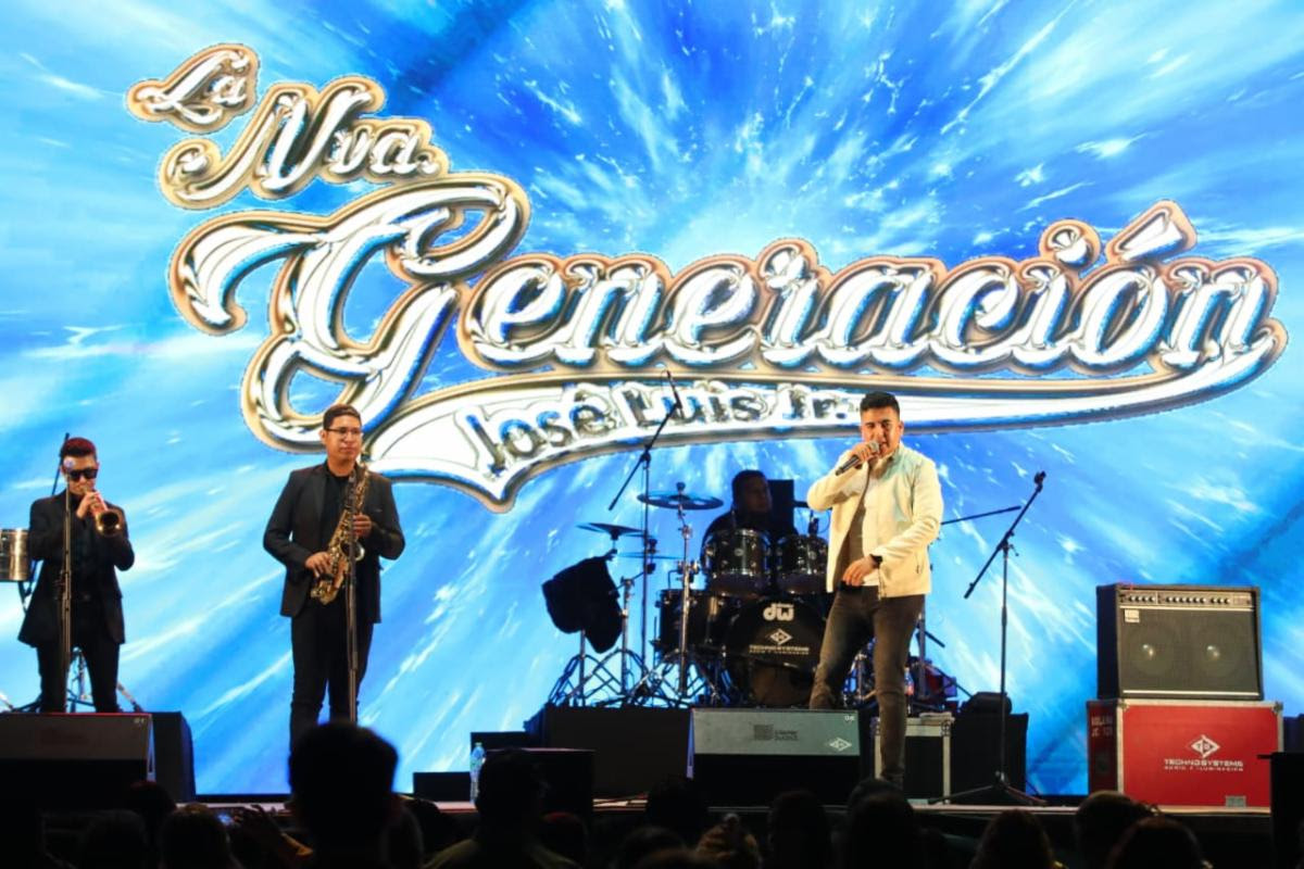 Disfrutan familias cartelera musical del FUTFEST Saltillo