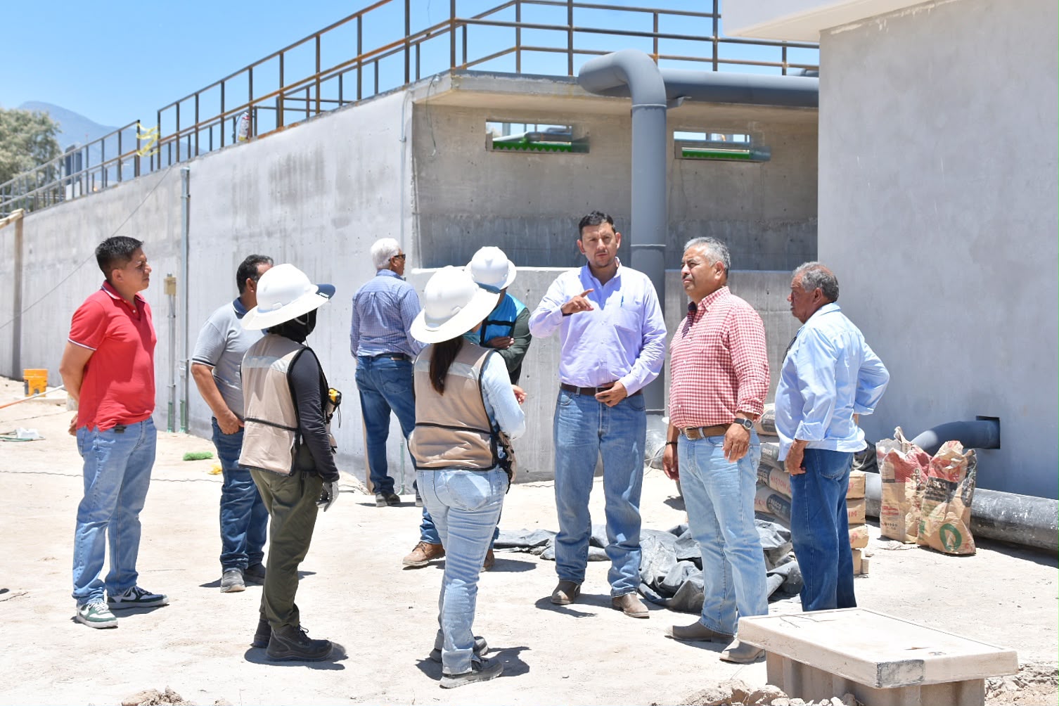 Supervisa Víctor Leija avances de la planta tratadora de aguas residuales