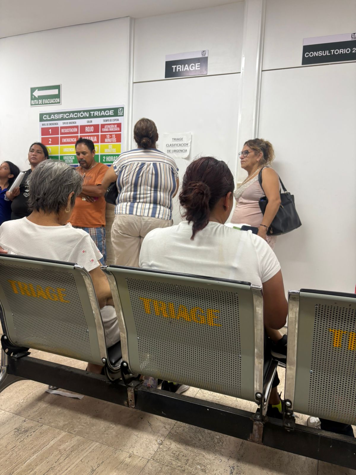No aguanta luz del IMSS; fallan climas en Urgencias