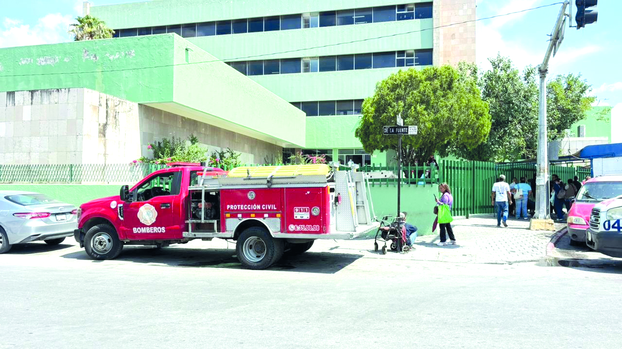 Chispa de soldadura provoca fuego en la Clínica # 7 del IMSS
