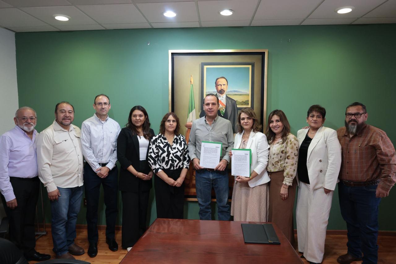 Garantizan atención a docentes de Parras con nueva sede del IDDIEC