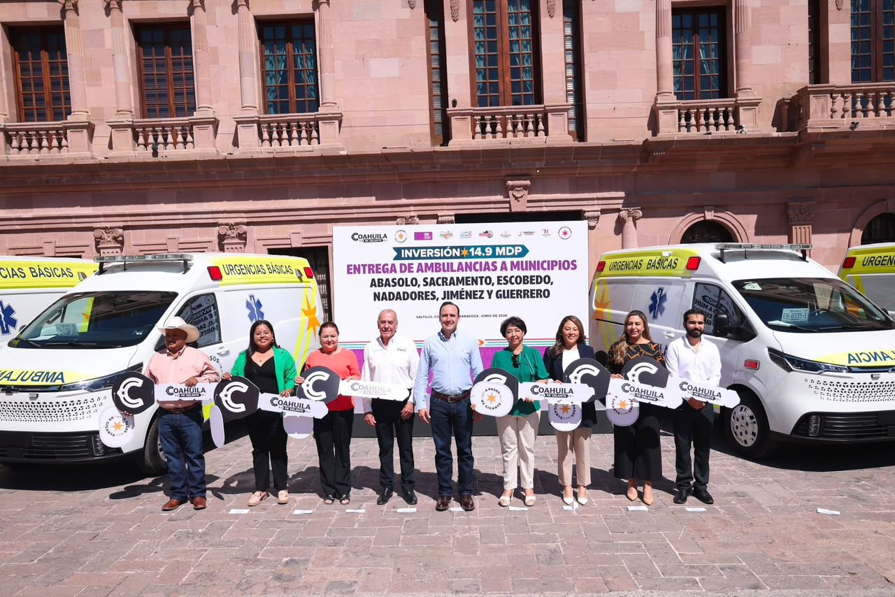 ENTREGA MANOLO JIMÉNEZ AMBULANCIAS A 6 MUNICIPIOS DE COAHUILA