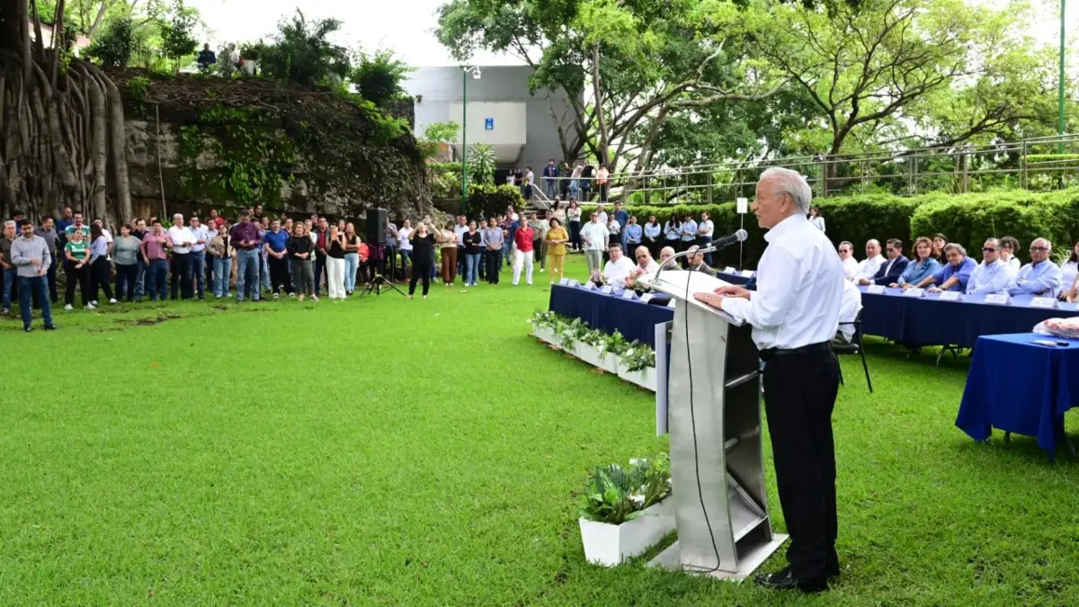 Exdirector de Pemex renuncia al INEEL tras ser exhibido golpeando a su esposa