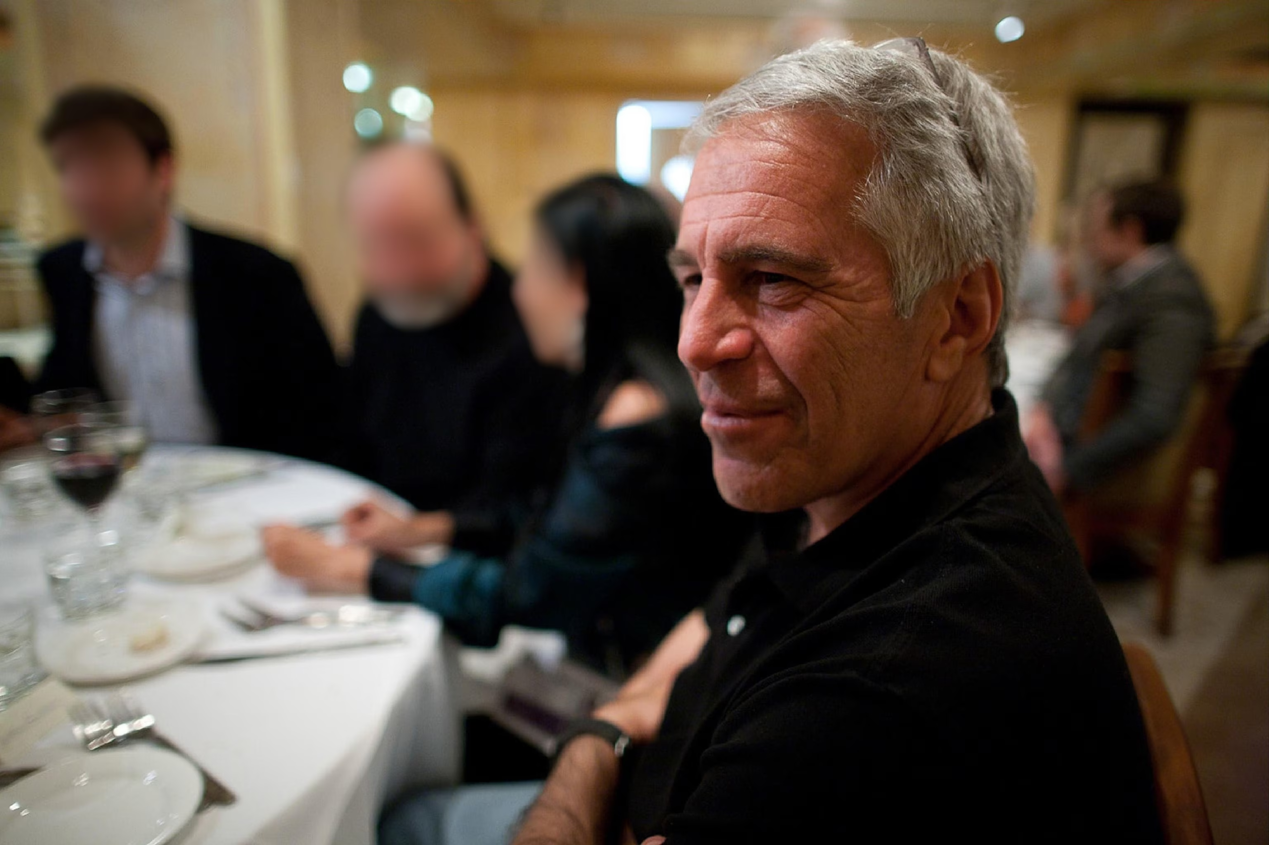 Víctimas de Epstein son objeto de amen4zas y ac0so tras revelación de los archivos del Departamento de Justicia