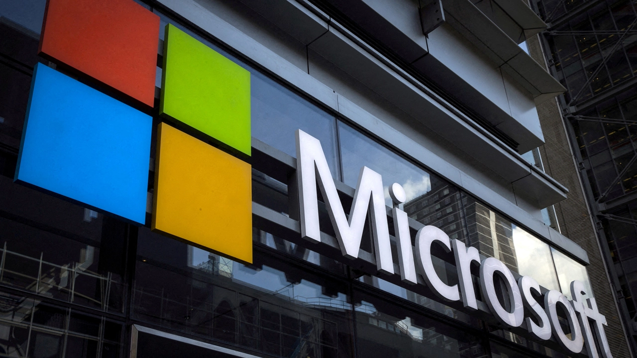 Accionistas demandan a Microsoft por inflar precio de acciones e inversiones en IA