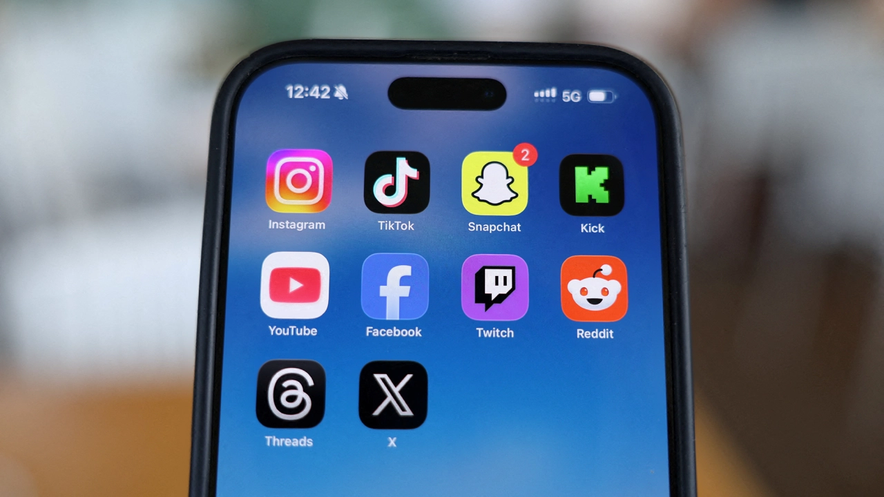 Reino Unido prohibirá el uso de las redes sociales a los menores de 16 años