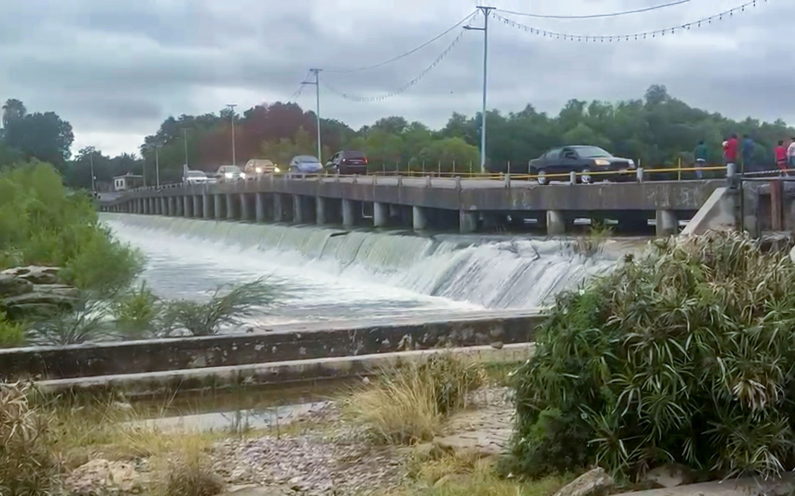 MANTIENE PROTECCIÓN CIVIL MONITOREO PERMANENTE EN EL CAUCE DEL RÍO SABINAS
