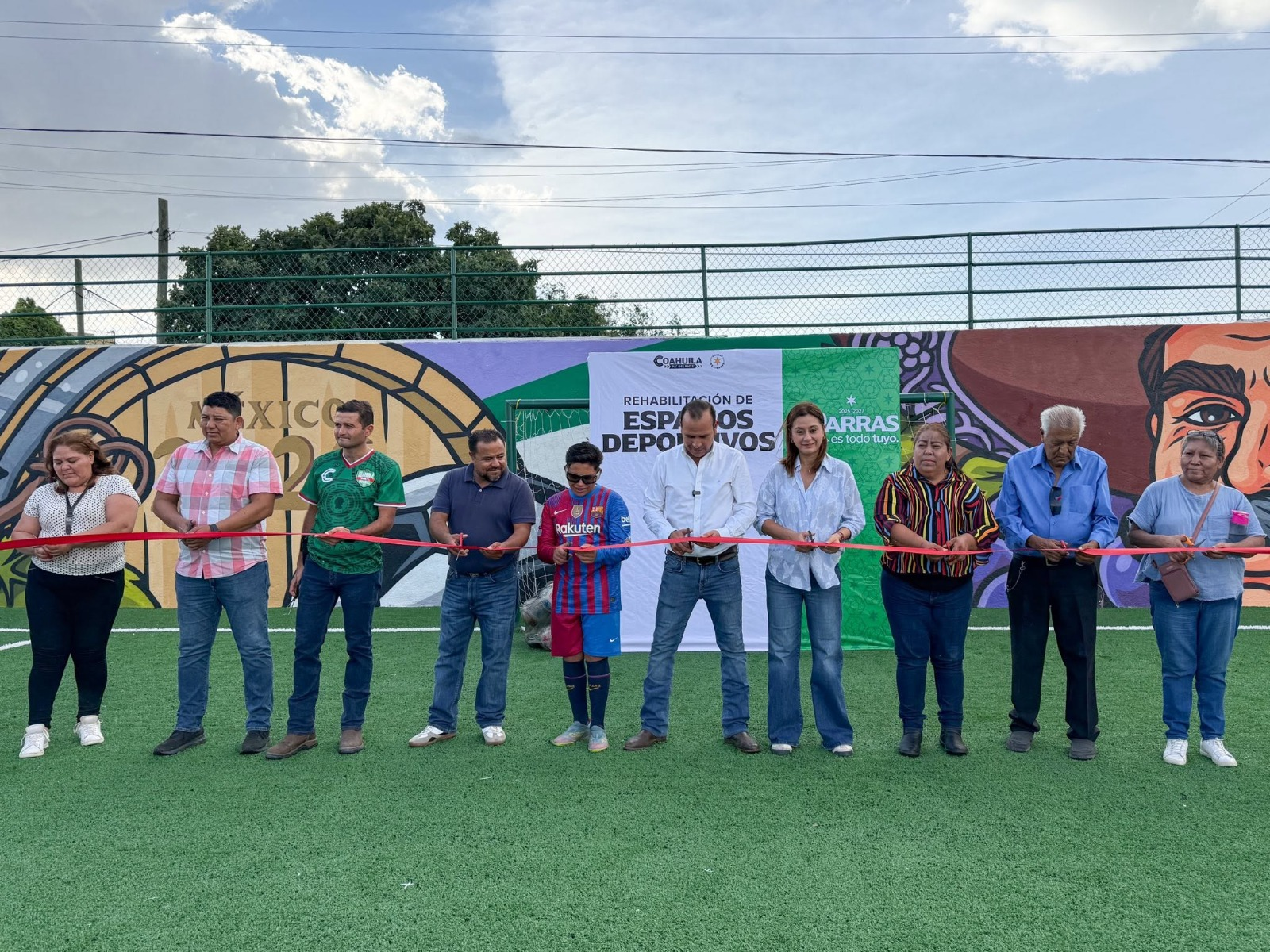 Rehabilitan cancha de fútbol rápido en la colonia Quintas del Valle