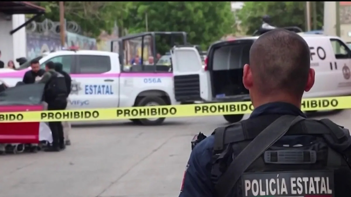 Muere marino y matan a 10 “Chapitos” en Sinaloa