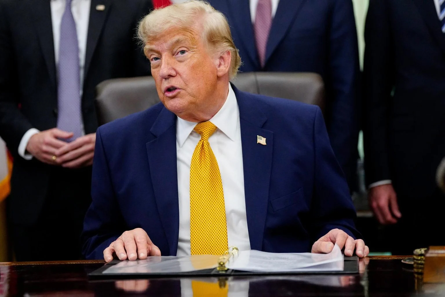 Restablece Trump bloqueo naval a Irán; cobrará cuota de seguridad en Ormuz