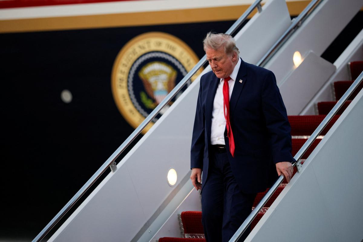 Asesta Donald Trump golpe al T-MEC impone aranceles del 50% a Canadá