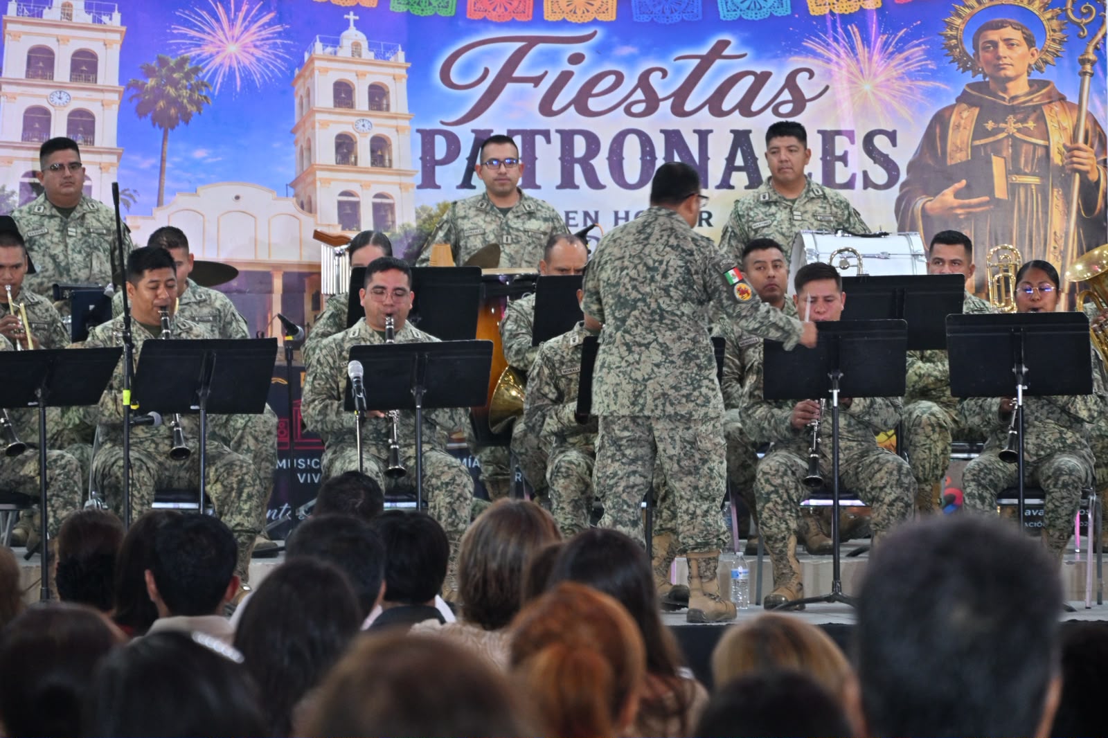 Engalana festejos del Santo Patrono la banda de música del Ejército Mexicano