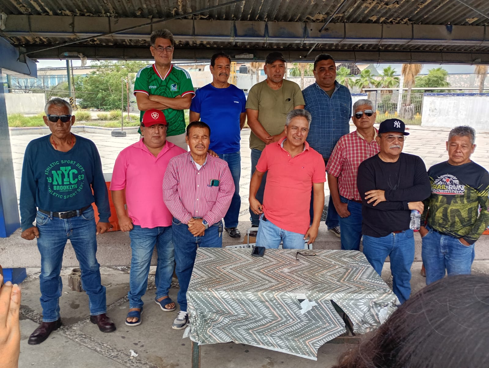 Intentan “comprar” el acceso a Altos Hornos