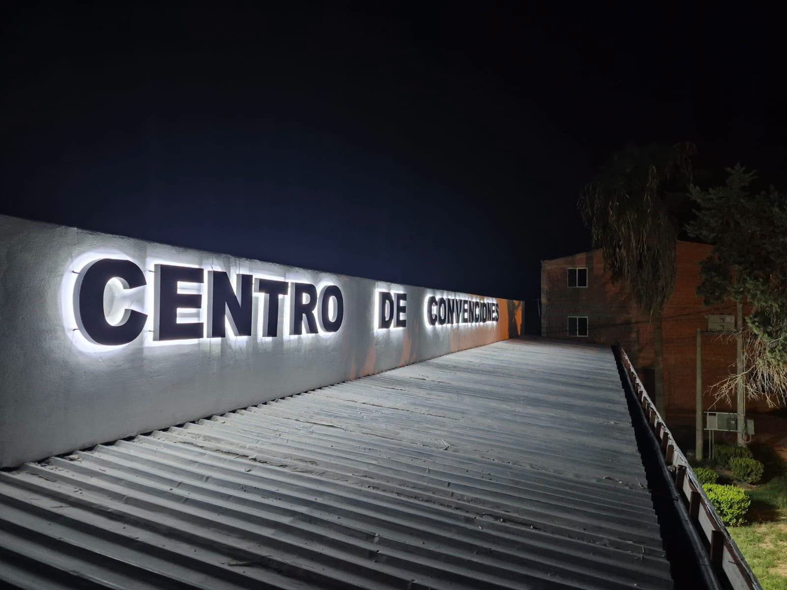Recibe Parras renovado Centro de Convenciones
