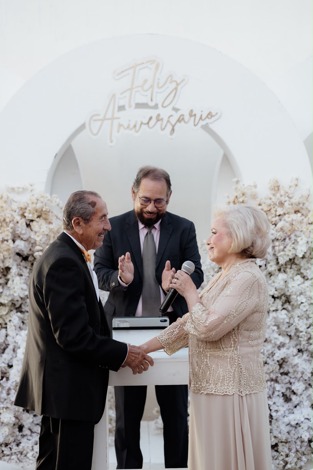 CHACHIS Y CHARLIE Celebran sus bodas de oro
