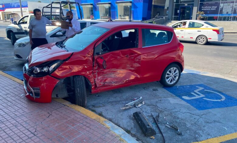 Provoca falta de precaución fuerte carambola en Saltillo