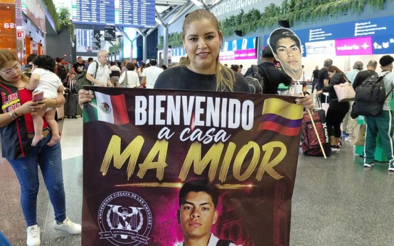 Joven Cieneguense triunfa en Colombia