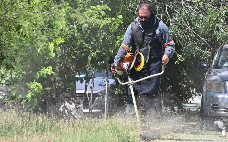 Sari intensifica en Frontera bacheo y limpieza urbana