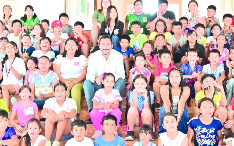Visita Carlos Villarreal actividades de verano