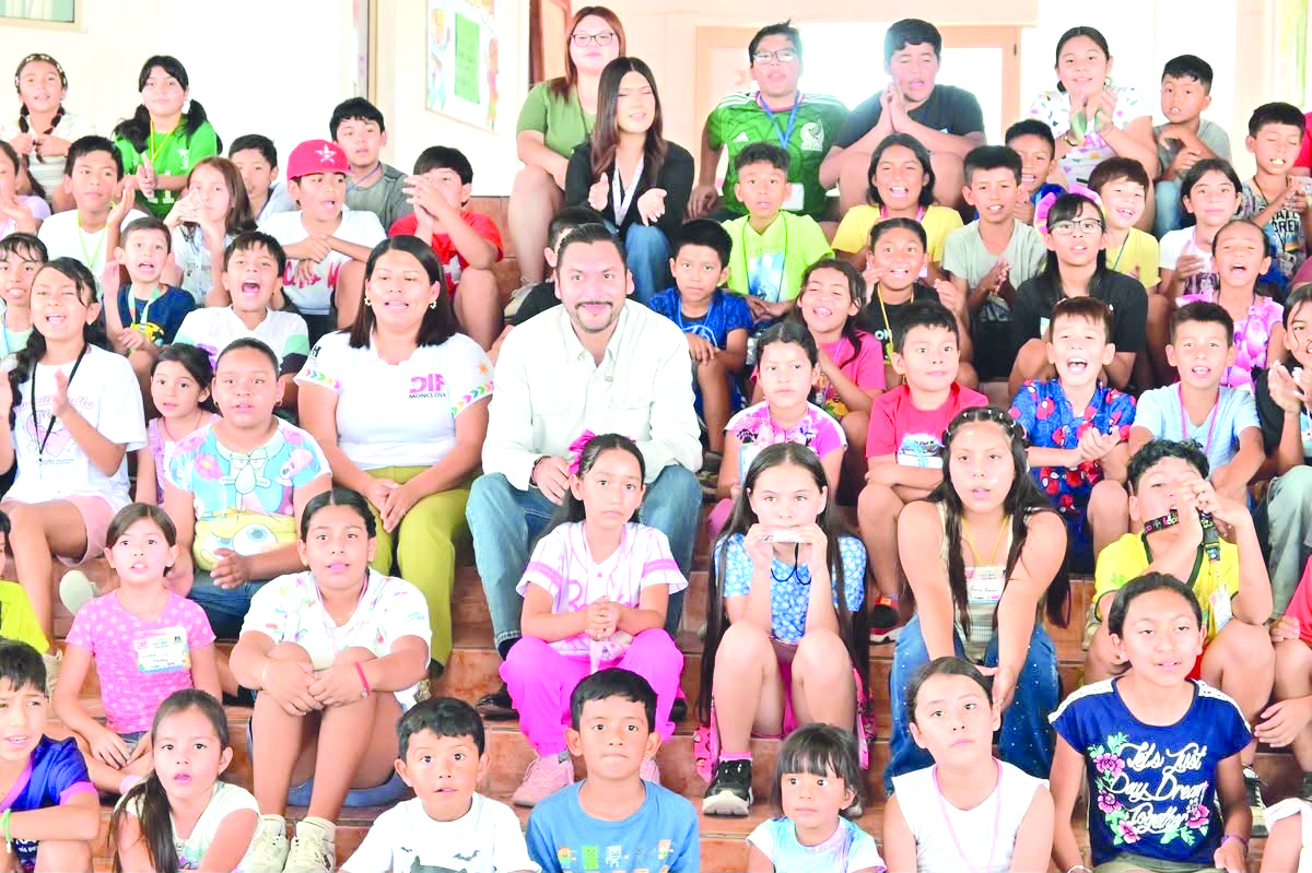 Visita Carlos Villarreal actividades de verano