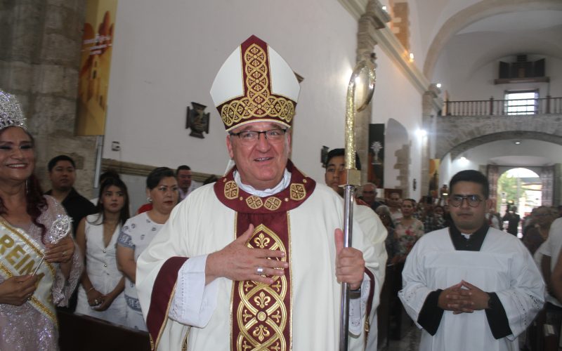 Mantiene Iglesia apoyo a las familias de AHMSA