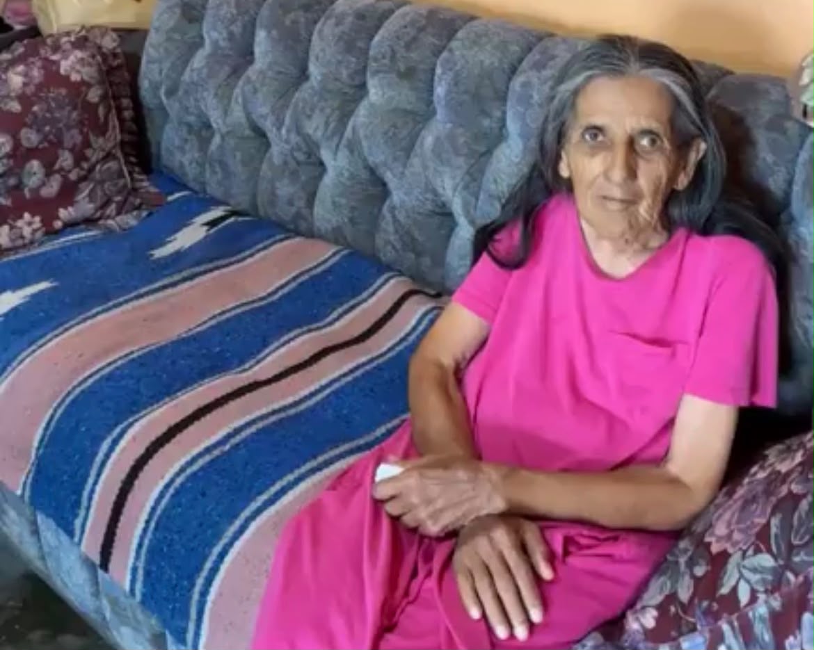 Inunda tormenta hogar de doña María Elsa de 77 años