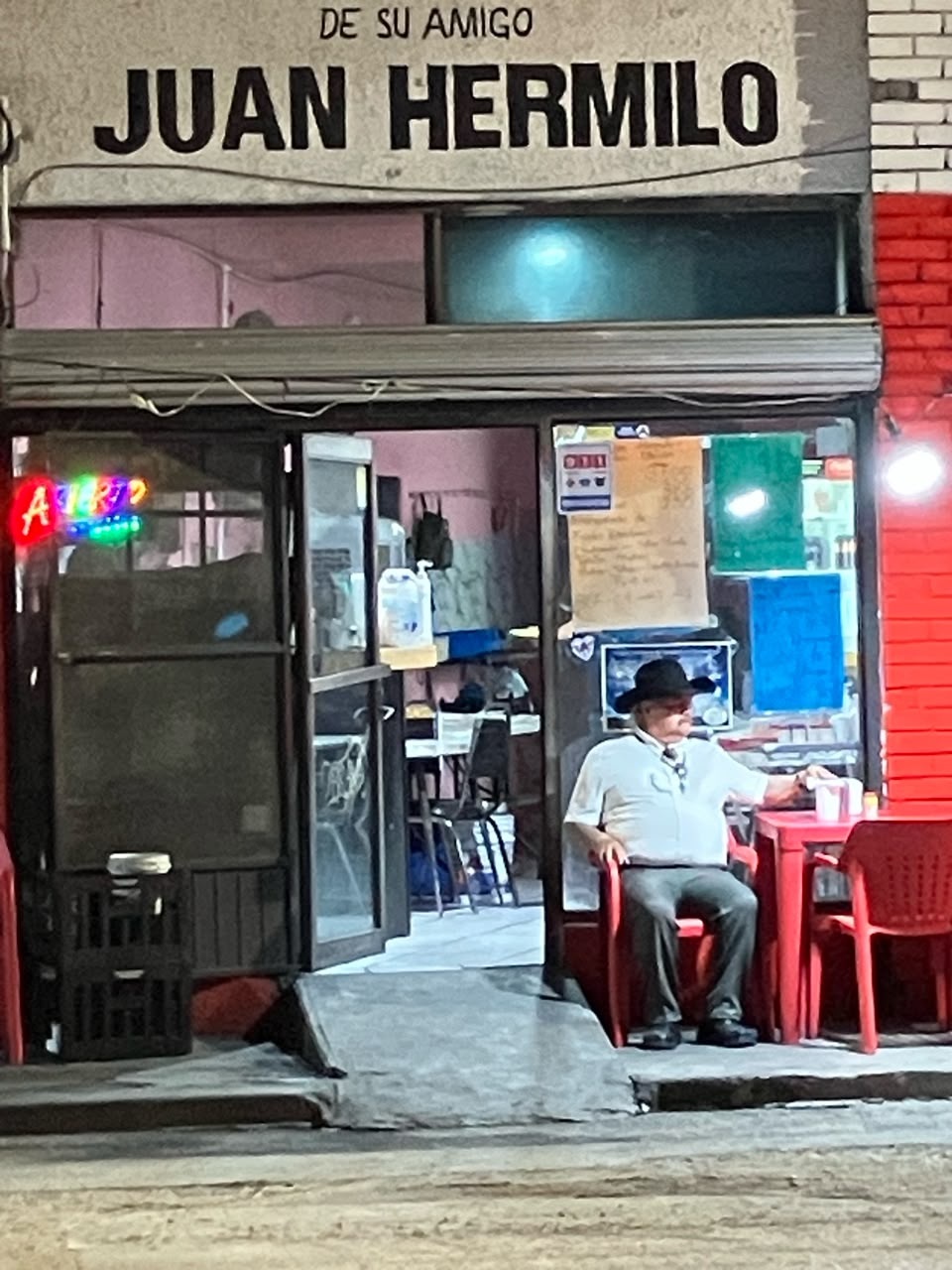 Reabre sus puertas el Asadero Juan Hermilo