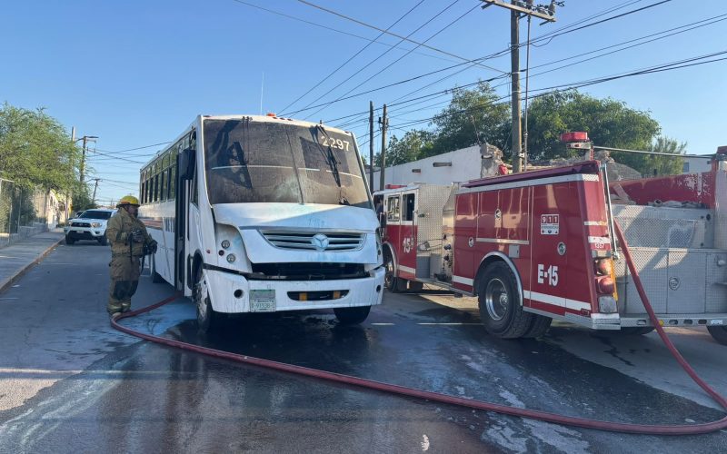 Salva conductor a 30 trabajadores