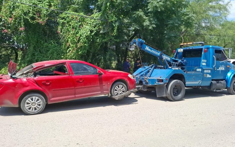 Sufre desvanecimiento y choca contra puente