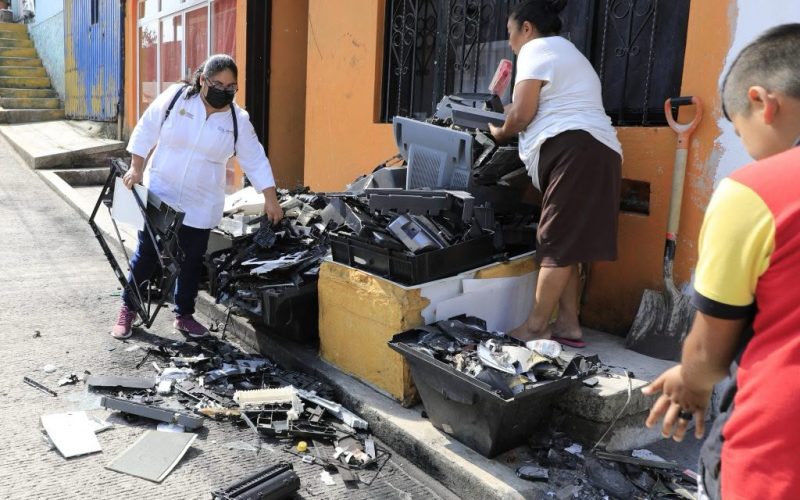 Llaman a limpiar patios para frenar el dengue